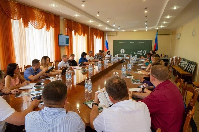 Команда «Мой бизнес» и представители Минсельхоз ЛНР встретились с аграриями